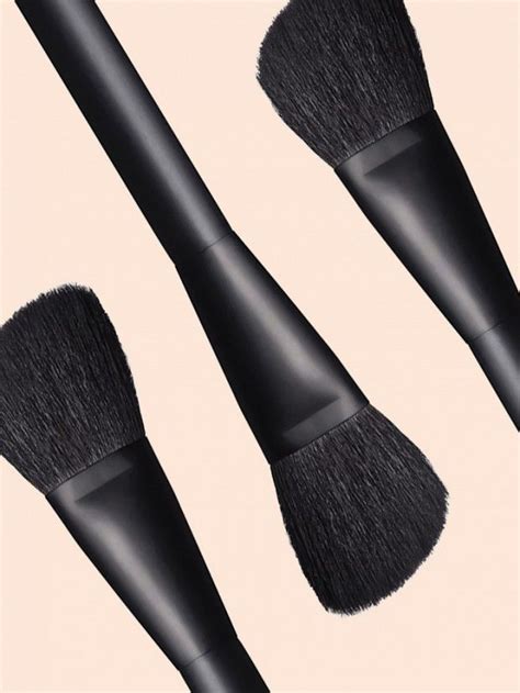 best contour brush for liquid.